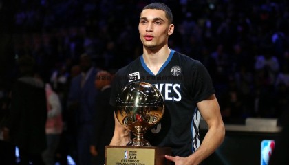 YY易游体育-马塞洛训练场炫技 克罗斯面前秀转球绝活