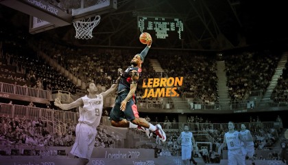 YY易游体育-那不勒斯上演惊天逆袭 从落后41分到1分优势力压国米登顶意甲